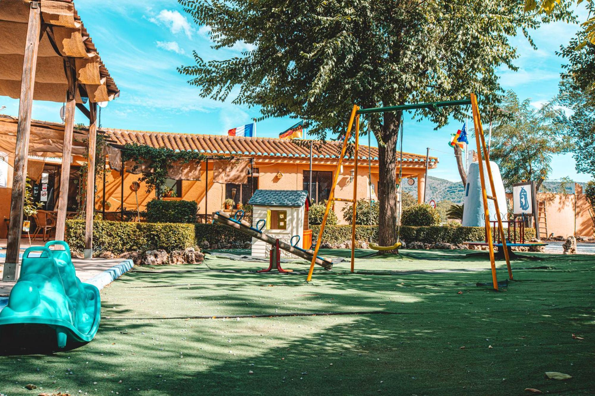 Camping & Bungalows Suspiro Del Moro Otura Exteriör bild